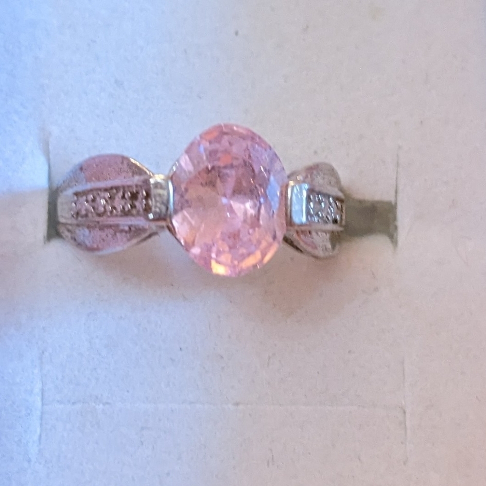 Elegant Silver and Pink Gemstone Ring, T1B8F